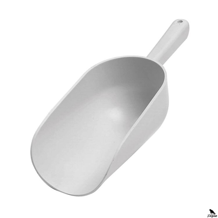 Plastová naběračka na krmivo