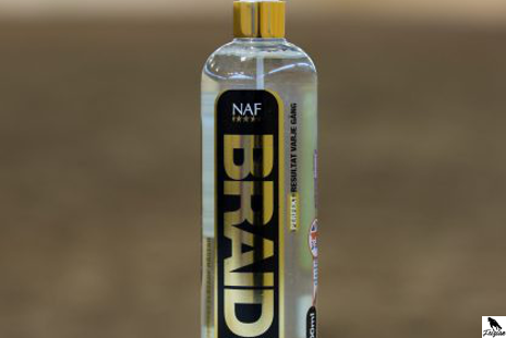 Používání šamponů a rozčesávačů pro koně